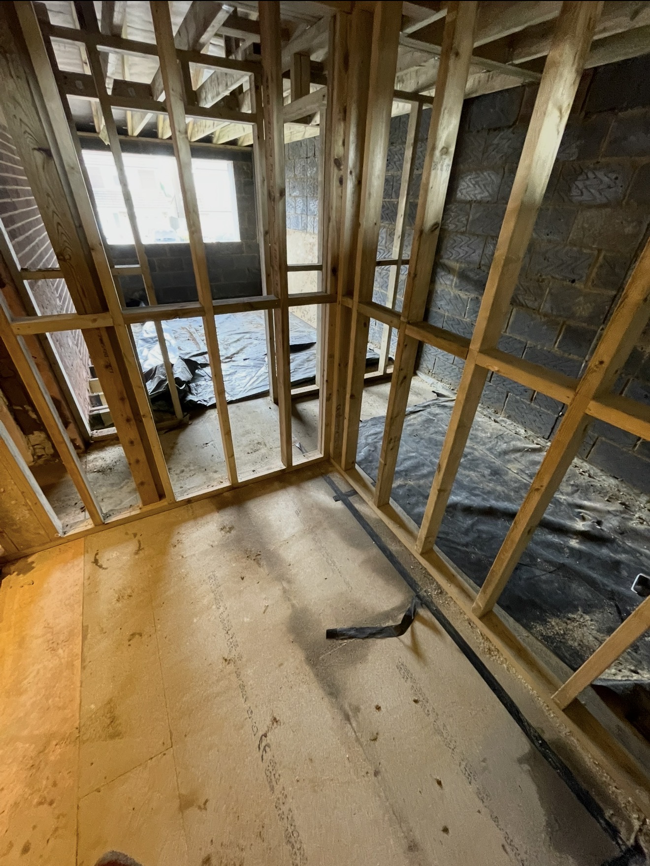 Stud partitioning inside a home extension